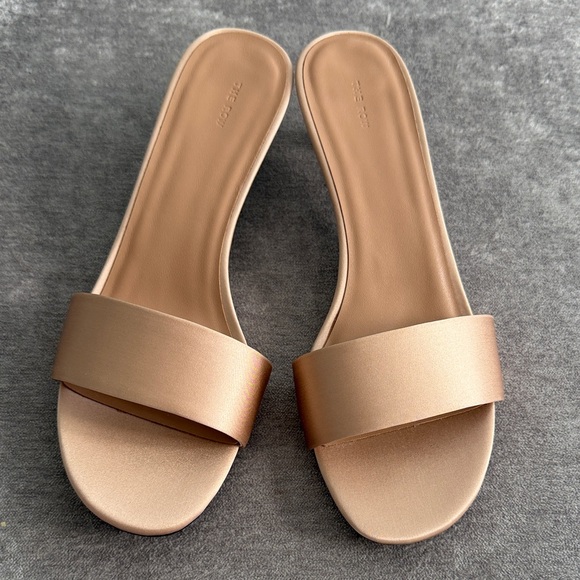 The Row Shoes - The Row Elegant Tan Slide Sandals size 8
